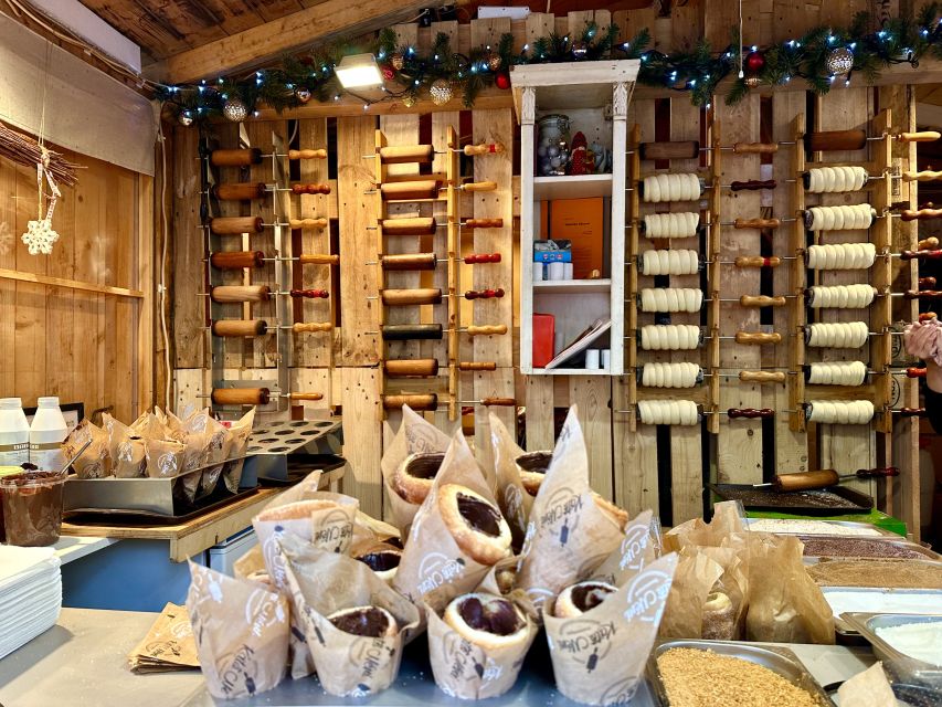 Budapest: Christmas Market Guided Walking Tour with Tastings - Chimney cake, marzipan, and mulled wine: what you actually get