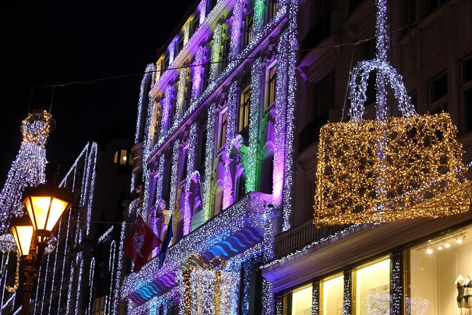 Budapest Christmas Walking Tour & Entry to St Stephen's Basilica - What you actually get along the way: included treats, plus real cultural framing