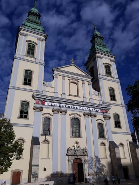 Budapest: City Center Tour & Folk Music Performance - Should You Book the Budapest City Center Tour and Folk Music?