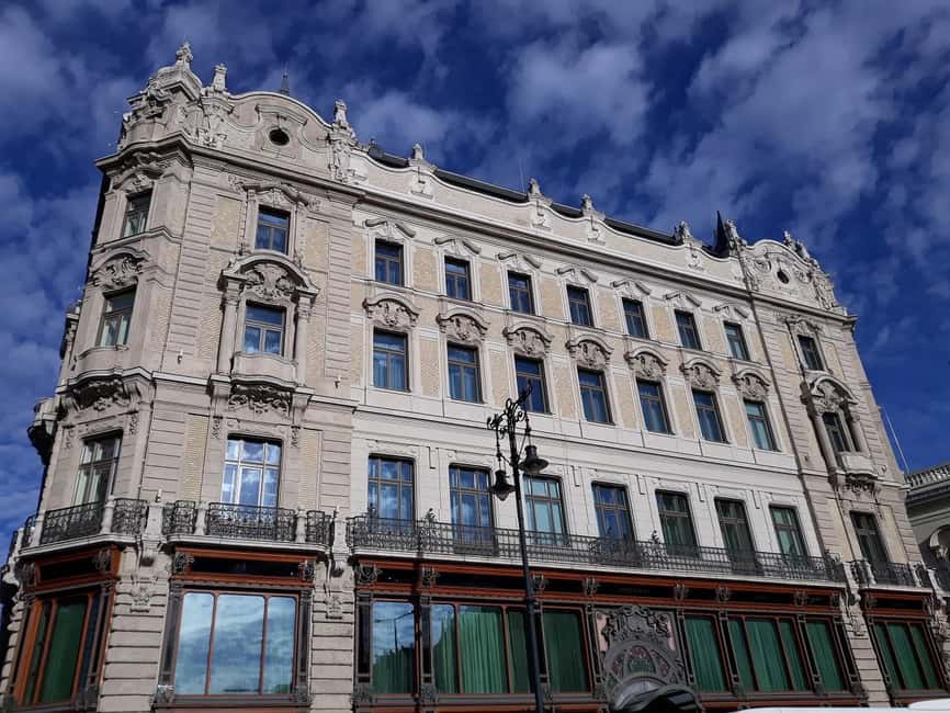 Budapest: City Center Tour & Folk Music Performance - Március 15. Square and the Hungarian National Museum Focus
