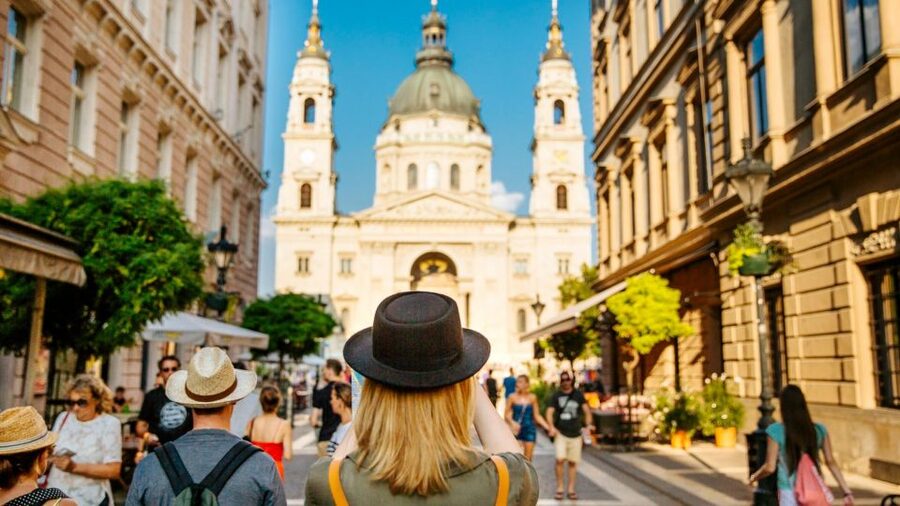 Budapest: City Discovery Tour - Pacing, bus comfort, and guide style: what to expect in real life