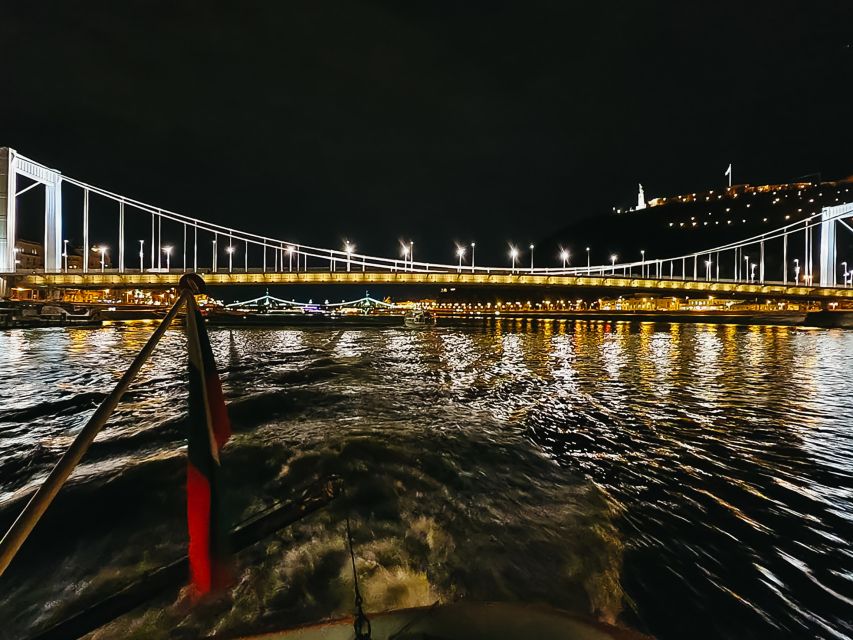Budapest: City Highlights Sightseeing Cruise - How weather changes the experience, especially in winter