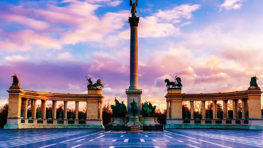 Budapest: City Highlights Walking Tour - Heroes’ Square and City Park: monuments plus elbow room