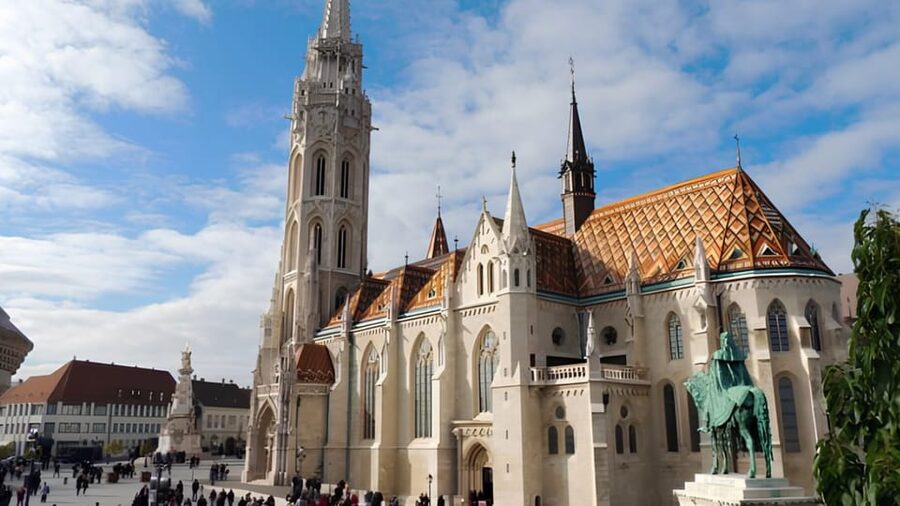 Budapest: City Highlights Walking Tour - Széchenyi Thermal Bath stop: spa culture without the ticket hassle