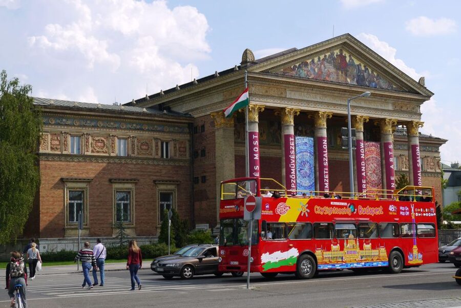 Budapest: City Sightseeing Hop-On Hop-Off Bus Tour & Extras - Practical Comfort Tips for a Smooth Ride