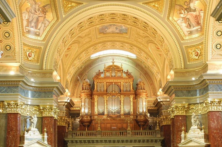 Budapest: Classical Music Concerts in St Stephen's Basilica - St Stephens Basilica at Night: Why This Concert Feels Different