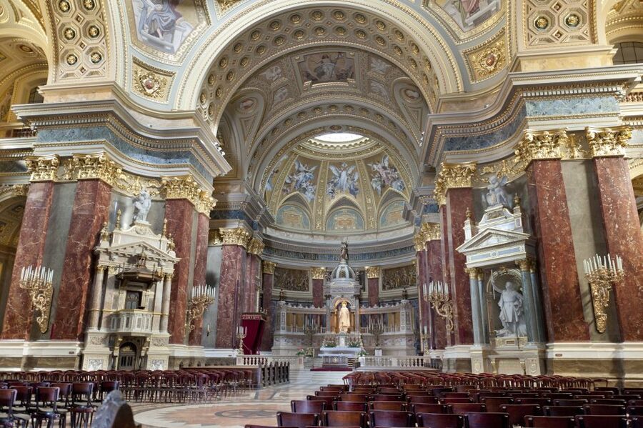 Budapest: Classical Music Concerts in St Stephen's Basilica - Choosing the Right Program: Requiem, Organ, or Ave Maria Favorites