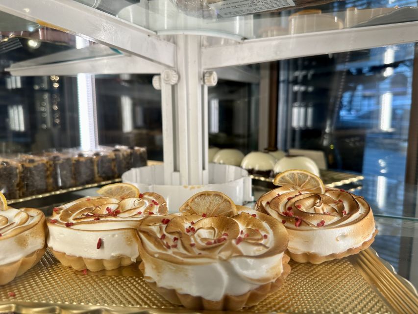 Budapest: Coffee House Tour with Cofffee & Dessert Tasting - What you’ll taste: Hungarian sweets with tea or coffee