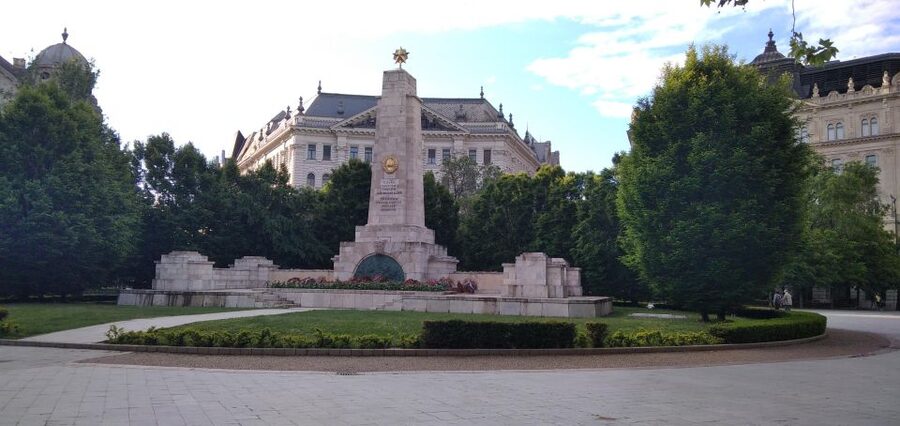 Budapest: Communist History with a local guide - Liberty Square Soviet Memorial, Statues, and the Message vs Reality Lesson