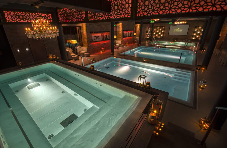 Budapest: Couple Holistic Swedish Massage with Jacuzzi Time - Mandala Day Spa couples package in Budapest: the simple romance plan