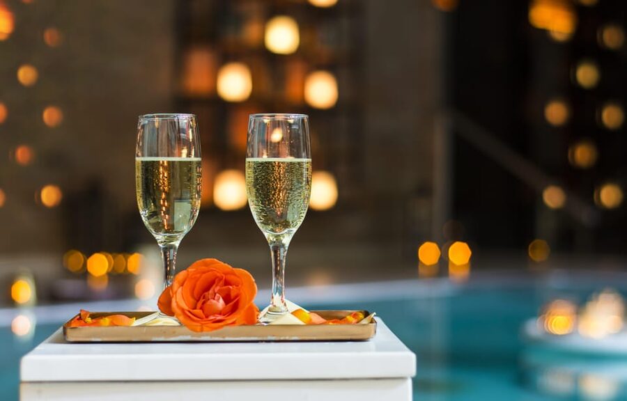 Budapest: Couple Holistic Swedish Massage with Jacuzzi Time - Price and value for couples up to $330