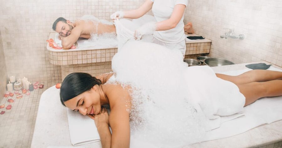 Budapest: Couple Holistic Swedish Massage with Jacuzzi Time - The 60-minute holistic Swedish massage for two
