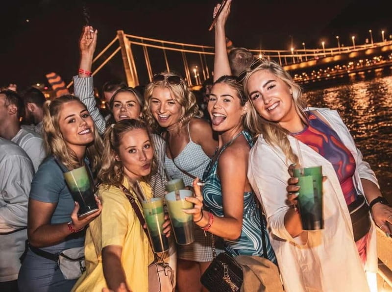 Budapest: Cruise Unlimited Aperol and Prosecco - Who should book this cruise (and who might skip it)
