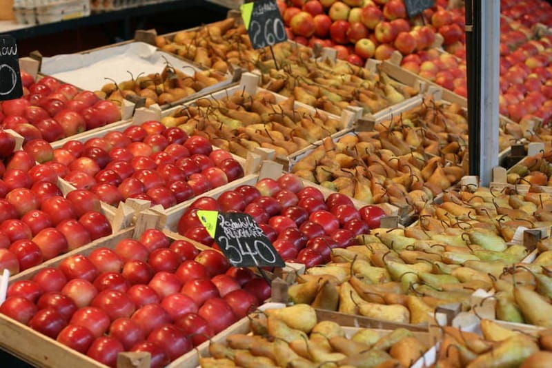 Budapest Culinary & Wine Walk—Budapest’s Signature Food Tour - Beyond the market: neighborhood stops that change by day