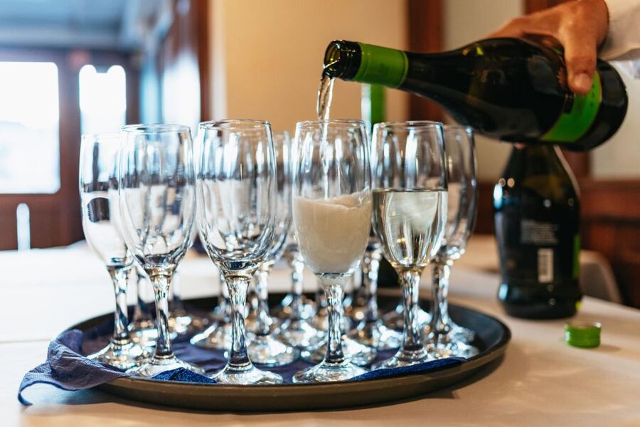Budapest: Danube River Cruise with Dinner and Prosecco - FAQ