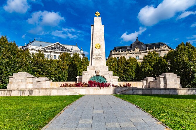 Budapest Danube River Cruise with Old Town Walking Tour - Walking Old Town, with real context at Old Town Hall