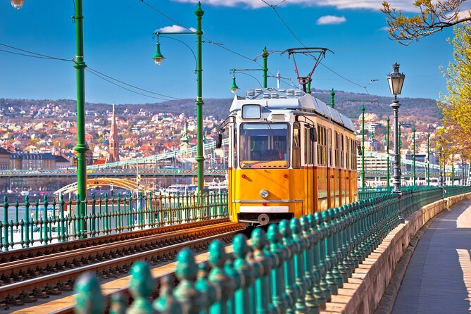 Budapest Danube River Cruise with Old Town Walking Tour - Small group setup and private feel, plus what you should expect