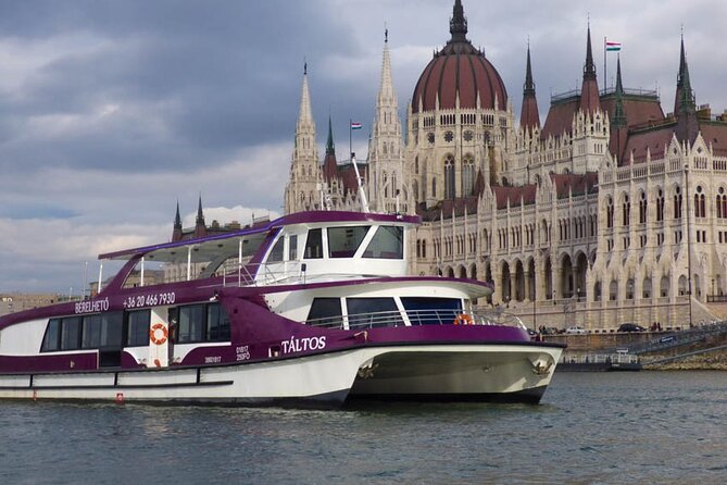 Budapest Danube Sightseeing Cruise with Unlimited Drinks - Gresham Palace and Széchenyi Square Area: Art Nouveau on the Water