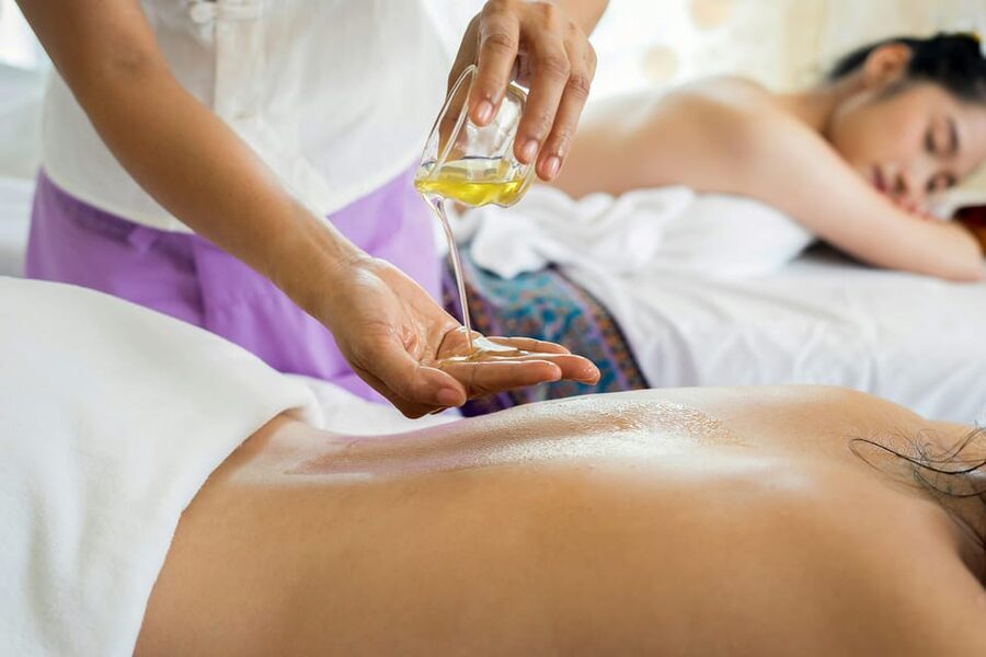 BUDAPEST, Day Spa : Couples Massage with Roses Bubble Bath - What to Expect From the Staff and Experience Flow