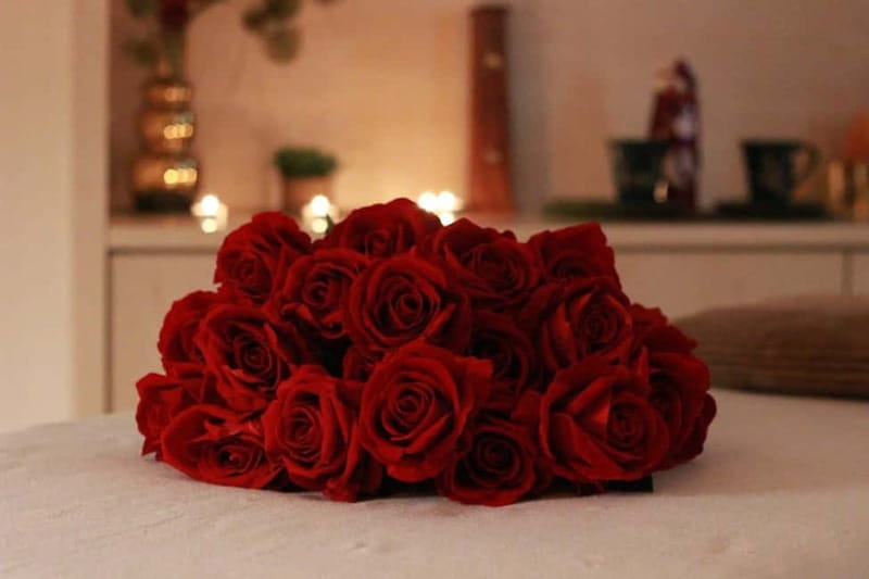 BUDAPEST, Day Spa : Couples Massage with Roses Bubble Bath - The Rosewater Champagne Bath: What Makes It Different