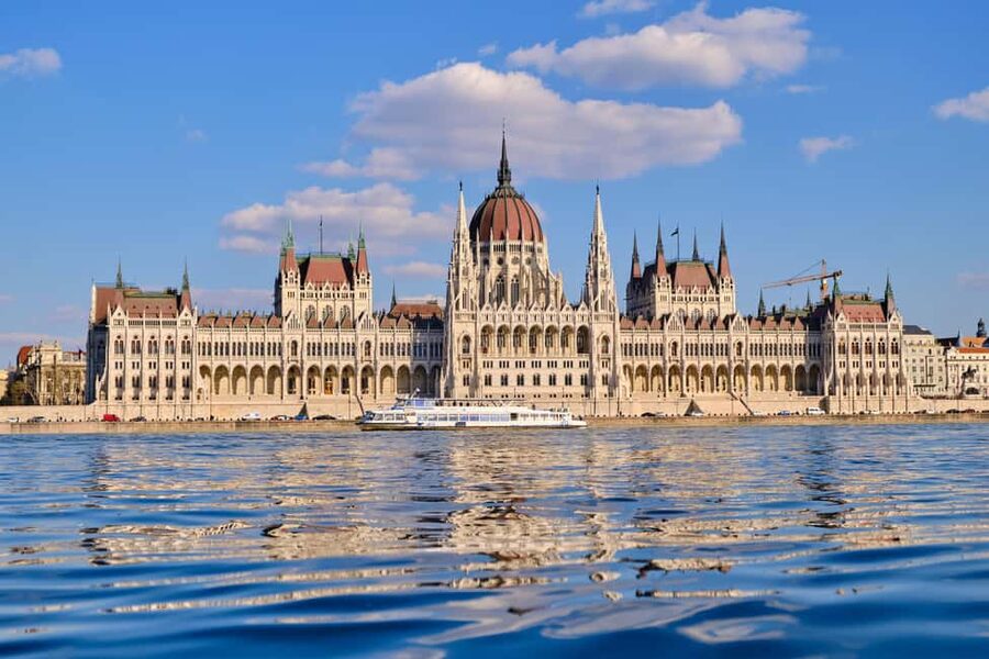 Budapest: Daytime Hop-on Hop-off Cruise with Welcome Drink - The 75-Minute River Route: What You See From the Danube