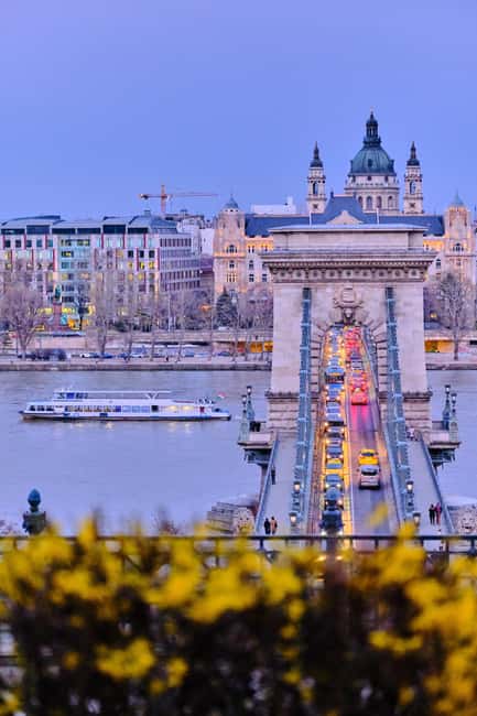 Budapest: Daytime Hop-on Hop-off Cruise with Welcome Drink - Dock 5 at Vigadó tér: Finding the Start Without Stress