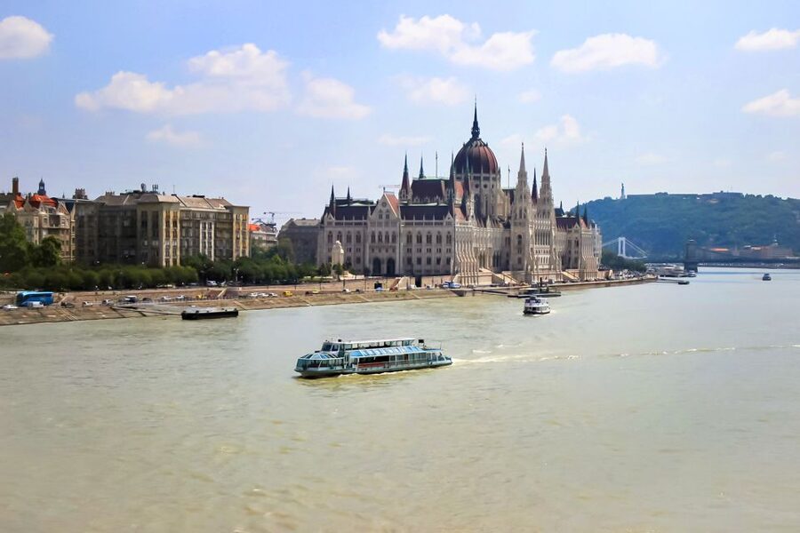 Budapest: Daytime Sightseeing Boat Cruise - Price and value: why $23 feels fair for what you get
