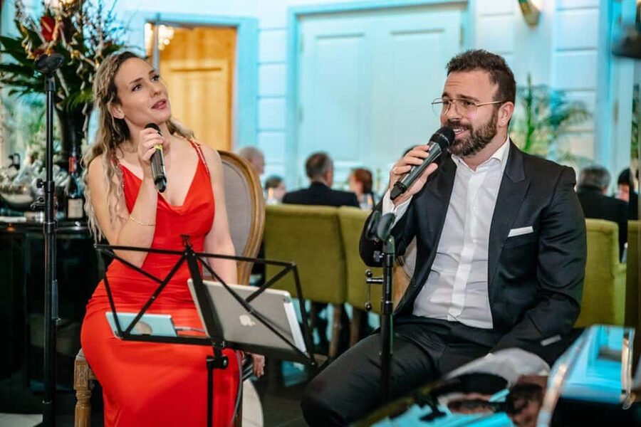 Budapest: Dinner and Live Hungarian Music - Service and the small-group advantage at Café Liszt
