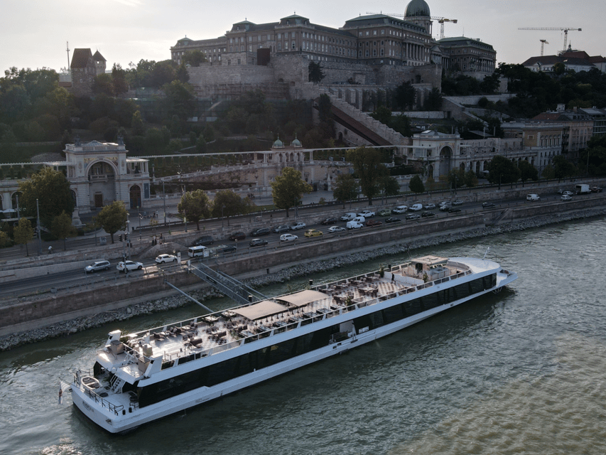 Budapest: Dinner Cruise with Live Music & Unlimited Drinks - Who this cruise suits best (and who might want a different plan)