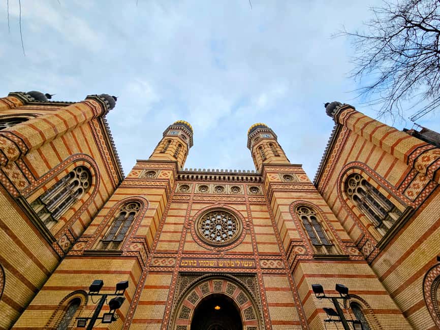 Budapest: Downtown gems of Pest - Vértanúk tere to the Hungarian Parliament Building, the city’s power center