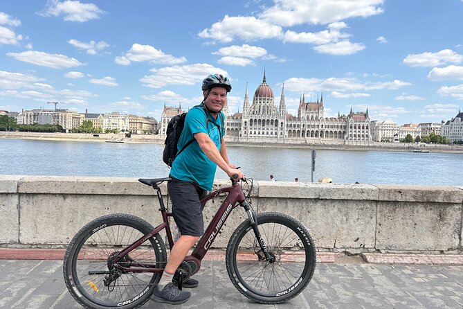 Budapest E-Mountain Biking in Buda Hills - Top of Budapest - From the Danube to palace-and-bastion views: the city warm-up ride