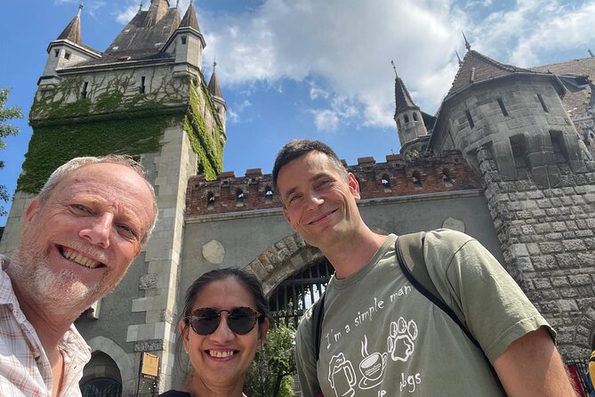 Budapest Essential Walk&Food tasting - Heroes’ Square and City Park, plus the Millennium Underground ride