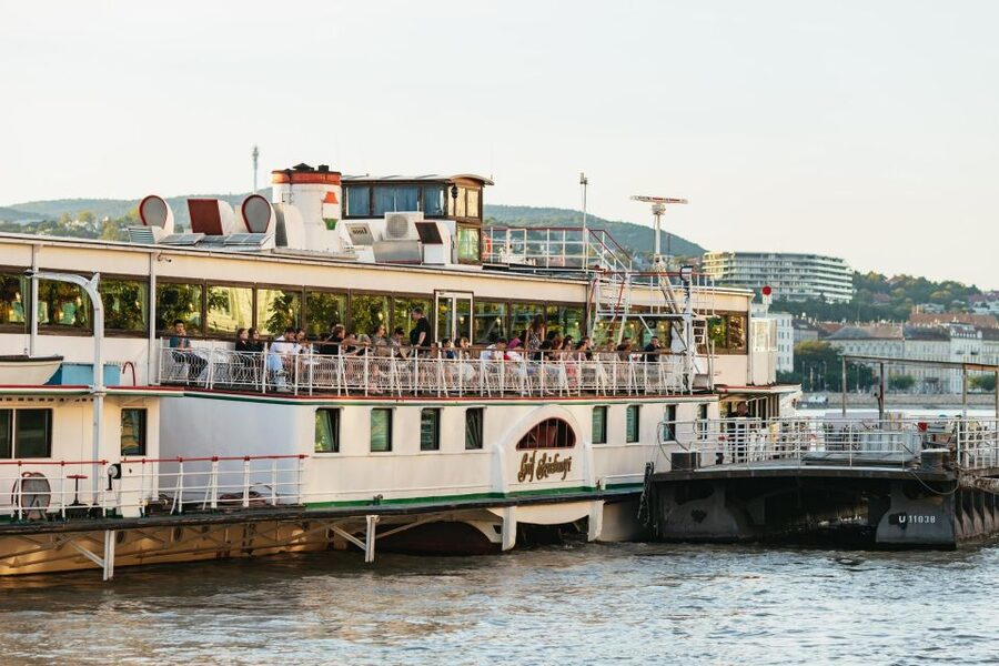Budapest: Evening Cruise including Drink Options - Price and value: is $21 worth it?