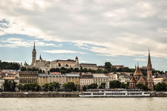 Budapest Evening Sightseeing Cruise with your own Chauffeur - The Danube views you will actually care about: Chain Bridge, Parliament, Buda Castle, Fisherman’s Bastion