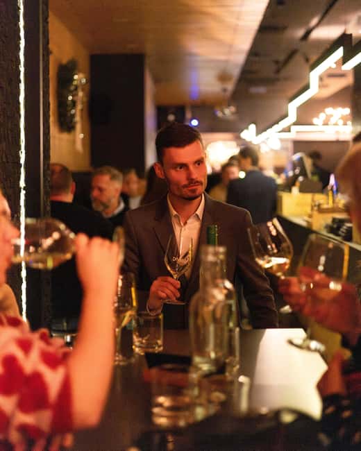 Budapest: Exclusive Wine Tasting with Tapas at DiVino Bar - Key highlights to know before you go