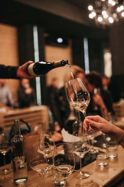 Budapest: Exclusive Wine Tasting with Tapas at DiVino Bar - The wine flight: 5 Hungarian wines and what each one is trying to teach you