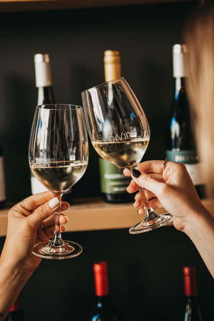 Budapest: Exclusive Wine Tasting with Tapas at DiVino Bar - Tapas pairing: why the bites are built the way they are