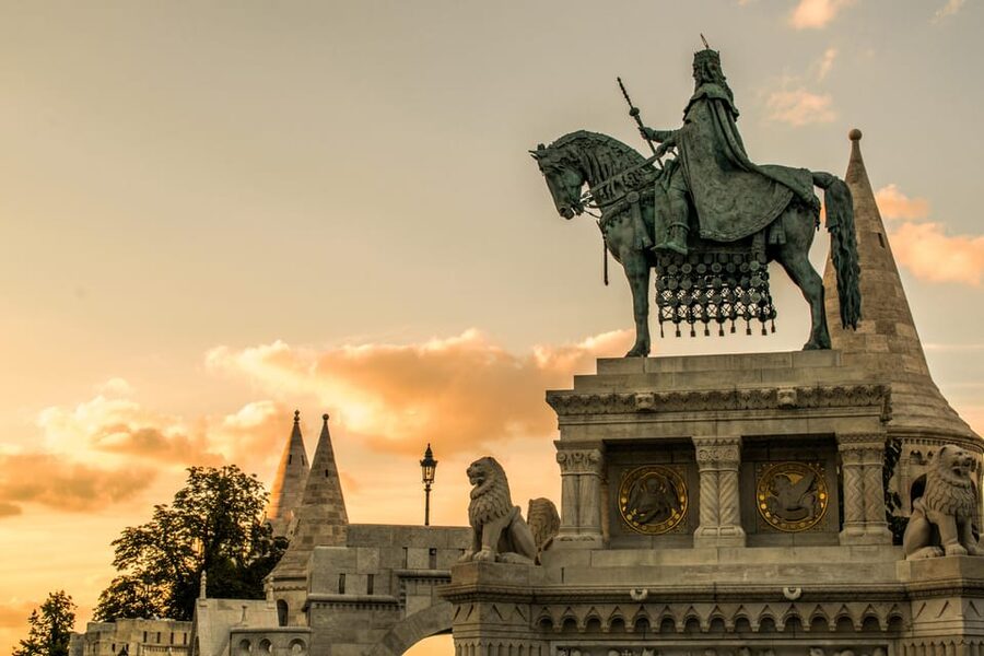 Budapest exploration for solo travelers with local companion - Vienna Gate Start, Then the Buda Viewpoints Hit Fast