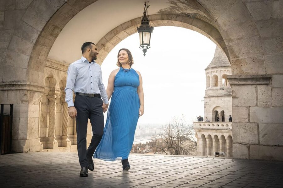 Budapest: Fast Private Photoshoot at Fisherman's Bastion - Languages and communication: how it helps with real groups