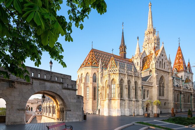 Budapest Fisherman's Bastion and St Stephen's Basilica Tour - Stop 4: The Chain Bridge crossing, views you cannot fake