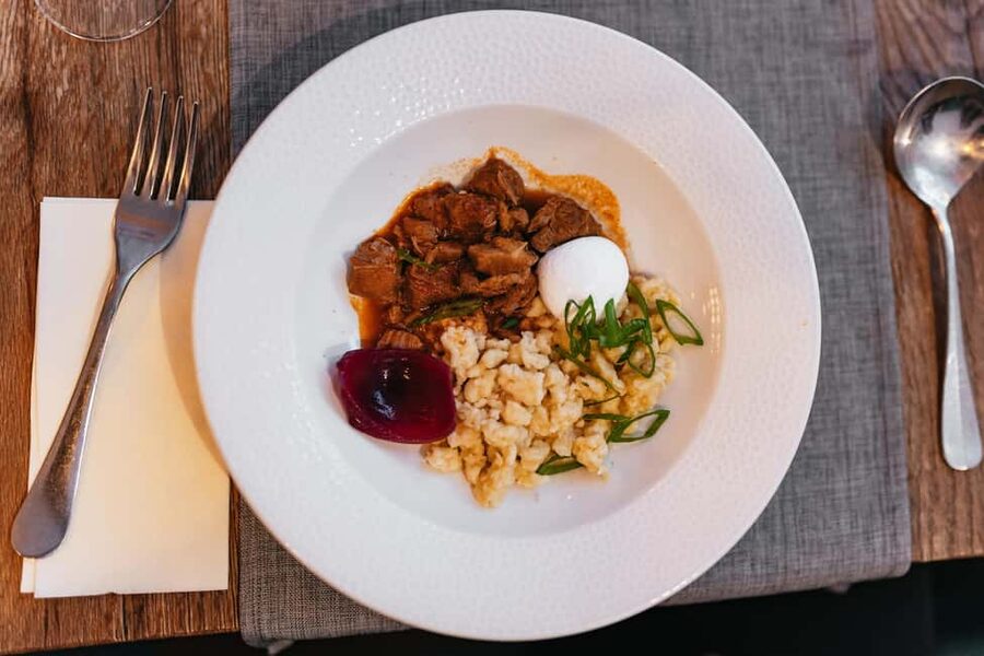 Budapest Food Walking Tour: Eat, Sip & Explore Like a Local - Key Things You’ll Notice Right Away