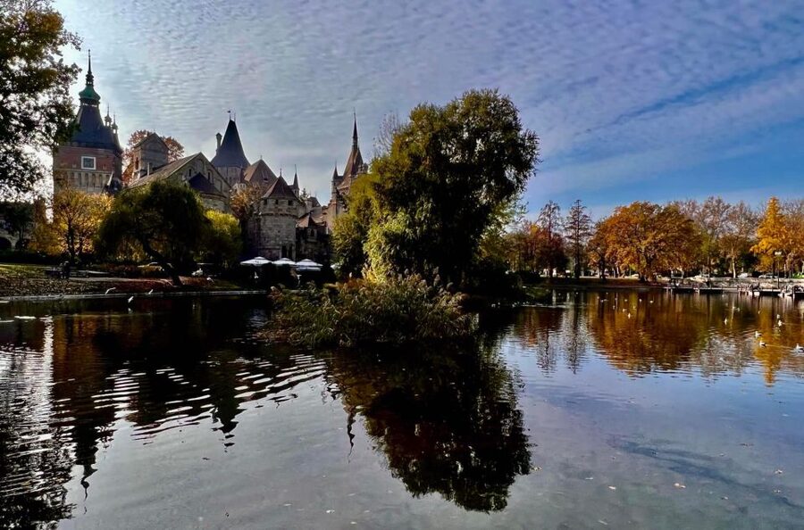 Budapest Full-Day Private Guide Services - Great Market Hall and Café Gerbaud for a smart break