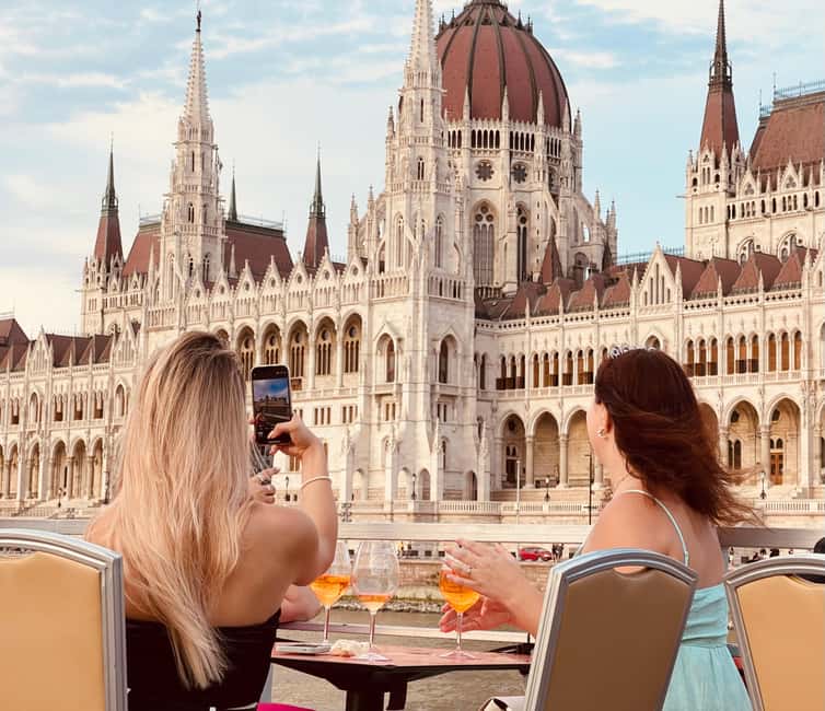 Budapest: GLOW Sightseeing Cruise with Welcome Drink - Getting on board at Petőfi tér 9 (and scoring the top-deck views)