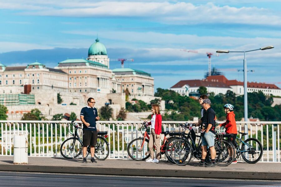 Budapest: Grand Sightseeing Bike Tour - A 3-Hour Bike Orientation Along Budapest’s Danube