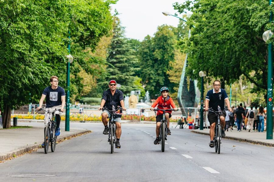 Budapest: Grand Sightseeing Bike Tour - Danube Highlights: Duna Corso, Elizabeth Bridge, and Chain Bridge