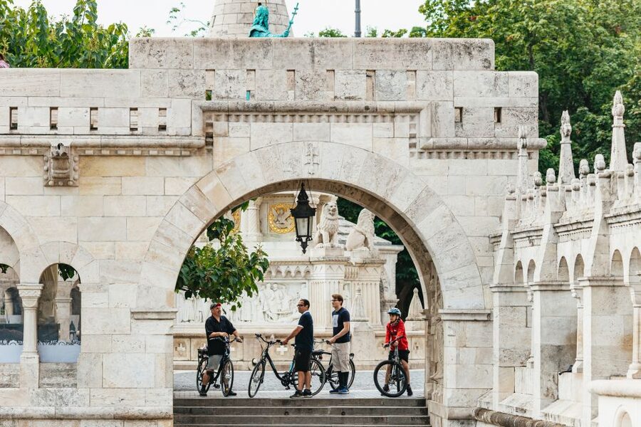 Budapest: Grand Sightseeing Bike Tour - Castle Hill Climb and Fishermen’s Bastion Style Views Over Pest