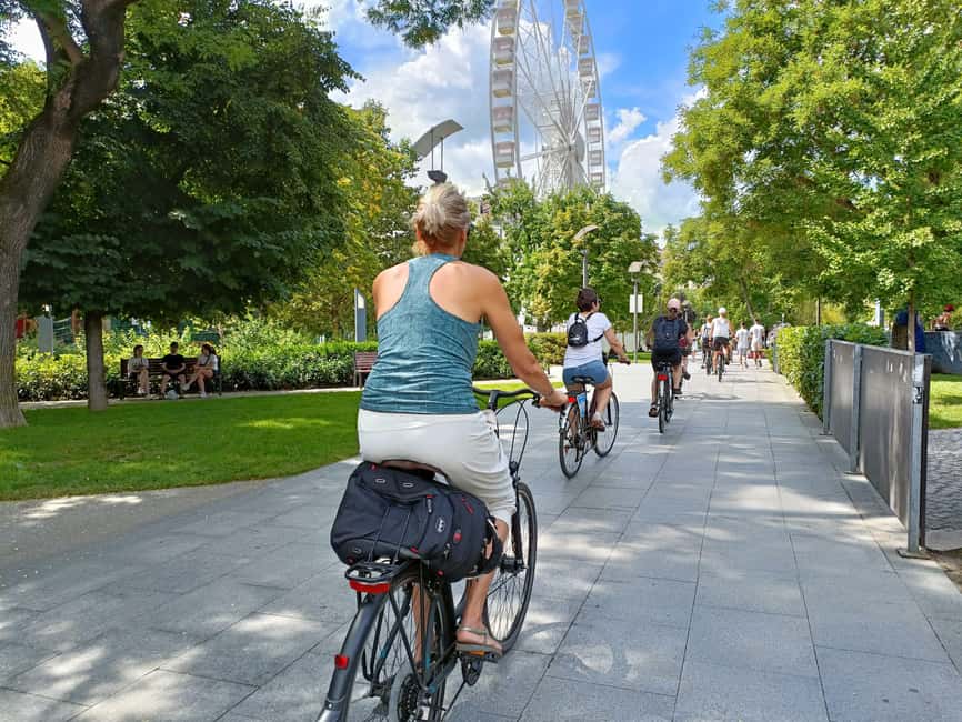 Budapest: Guided Bike & E-bike Tour with a Goulash - Városliget and Széchenyi Thermal Bath area: the scenic break in the middle