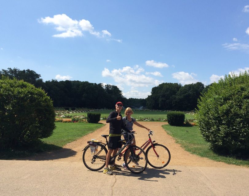 Budapest: Guided Bike Tour Plus - From Semmelweis Street to the Danube: logistics that feel easy