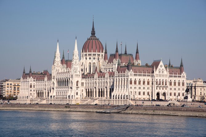 Budapest Guided Half-Day Grand City Tour with Parliament Visit - Elisabeth Bridge and Andrássy Avenue: a scenic ride with landmark narration