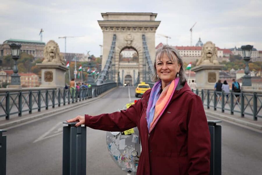 Budapest Guided Tour with Photoshoot - Small Tour (2hrs) - Why a 2-hour Budapest guided photo tour works so well